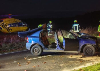Schwerer Unfall zwischen Hornow und Wadelsdorf – Fahrerin eingeklemmt