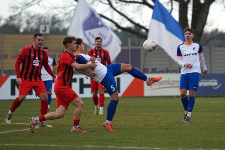 VfB Krieschow gegen 1. FC Lok Stendal; Foto: VfB Krieschow