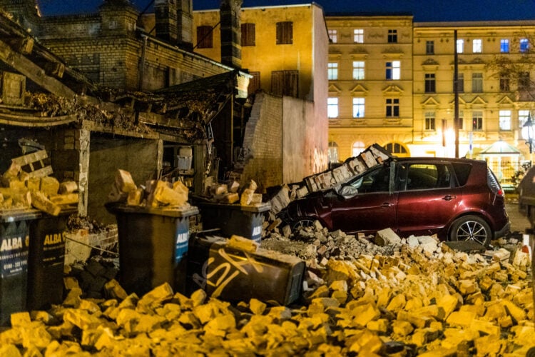 Gebäudeeinsturz am Brandenburger Hof in Cottbus; Foto: Blaulichtreport Lausitz