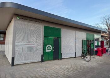 186 Stellplätze: Fahrradparkhaus am Cottbuser Hauptbahnhof eröffnet