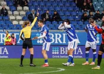 Unterzahl kostet Punkte: Energie Cottbus unterliegt Wehen Wiesbaden 1:3