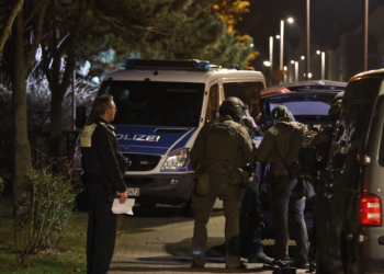 Polizei nach Nachbarschaftsstreit in Cottbus-Schmellwitz im Einsatz