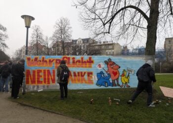 Cottbuser Schüler demonstrieren gegen beschlossene Wehrdienstreform