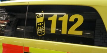 Schwerer Unfall auf A13 bei Lübbenau: Zwei Verletzte nach Überschlag