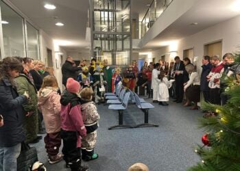 Sternsinger bringen Segen ins Landratsamt Senftenberg