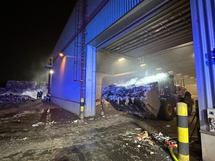 Brand in Industrieanlage in Eisenhüttenstadt; Foto: Freiwillige Feuerwehr Eisenhüttenstadt