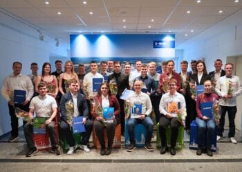 Der 2022er-Ausbildungsjahrgang startet im Industriepark Lausitz in ihre berufliche Zukunft.  Foto: BASF InfraService & Solutions Lausitz GmbH