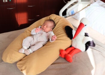 Kreißsaalbilanz: 298 Geburten im Elbe-Elster Klinikum in 2025