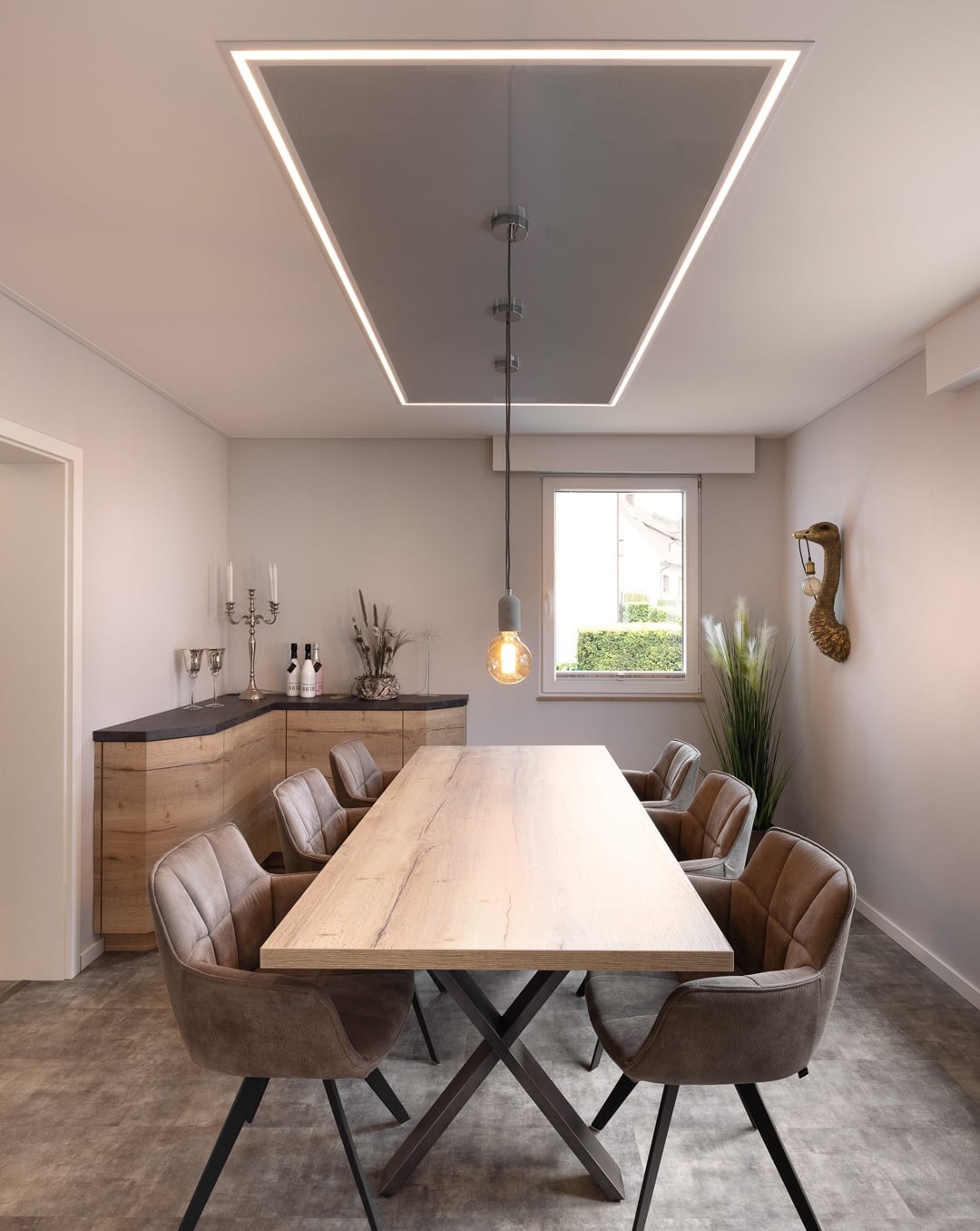 Plameco zeigt moderne Spanndecken und Licht auf Handwerkermesse Cottbus