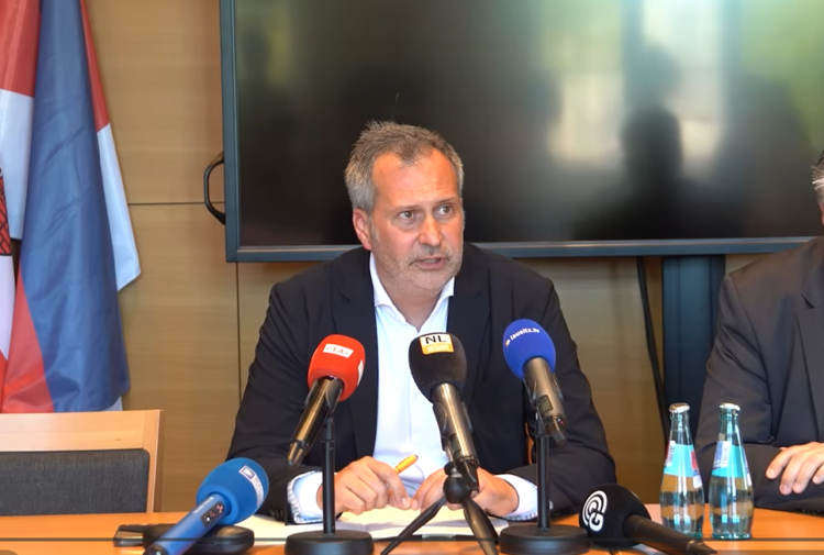 Archivbild Tobias Schick Pressekonferenz 2025