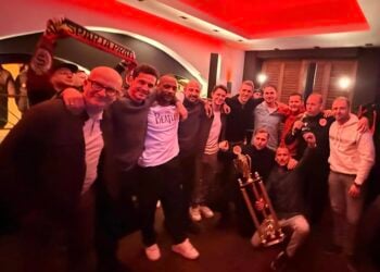 Sport: Energie Cottbus gewinnt Bretterknaller, Füchse verlieren doppelt