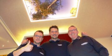 Plameco zeigt moderne Spanndecken und Licht auf Handwerkermesse Cottbus