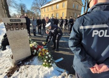 Gedenkstein für getöteten Polizisten in Lauchhammer enthüllt