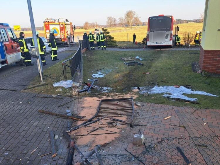 Busunfall in Laubsdorf; Foto: Blaulichtreport Lausitz