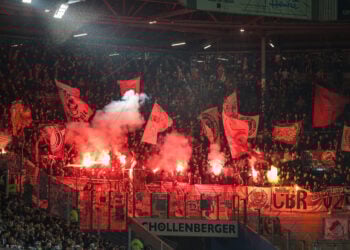 Pyro-Zündeleien in Rostock: Energie Cottbus muss 7.000€ Strafe zahlen