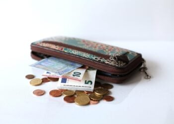 Geldbörse mit 730€ abgegeben: Cottbuser Fundbüro zieht Jahresbilanz