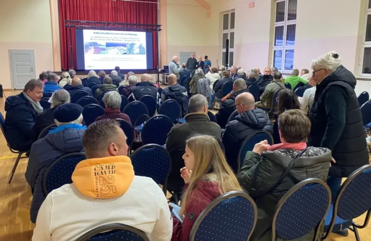 Dialogveranstaltung in Kostebrau; Foto: LMBV