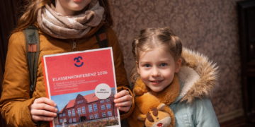 Martha und Rosa auf der Klassenkonferenz (Bild: Dr. Normen Franzke)