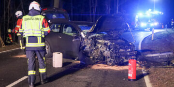 Verkehrsunfall zwischen Drebkau und Casel; Foto: Blaulichtreport Lausitz