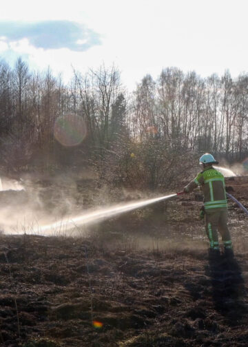 Brand auf dem alten Flugplatzgelände in Cottbus; Foto: Blaulichtreport Lausitz