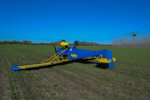 Kleinflugzeug auf Feld bei Tätzschwitz abgestürzt – Pilot unverletzt