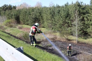 A15 bei Krieschow 800 Quadratmeter Böschung in Flammen