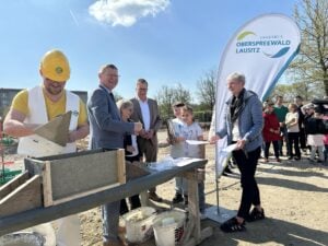 Grundstein für neue Förderschule „Hand in Hand“ in Senftenberg gelegt