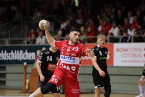 Wichtiger Baustein: Alexander Takev verlängert beim LHC Cottbus