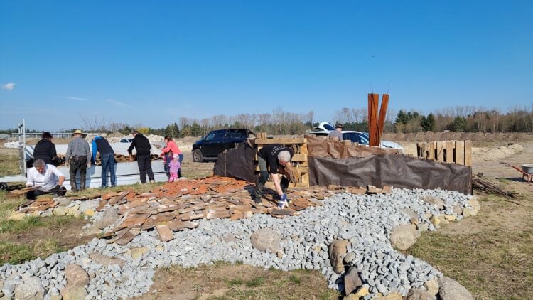 Bienenburg entsteht am Branitzer Park in Cottbus