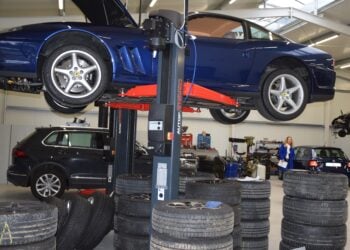 Das Kraftfahrzeuggewerbe profitiert vom stabilen Werkstattgeschäft. Wartungs- und Reparaturleistungen zur Instandhaltung werden stark nachgefragt. (Bild: HWK Cottbus, Veronika Martin)