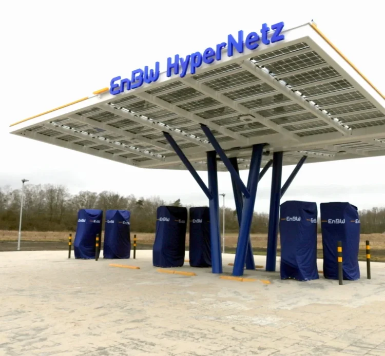 Demnächst in Betrieb: Die neue Ladestation von EnBW im Autohof Klettwitz (Bild: Gemeinde Schipkau)