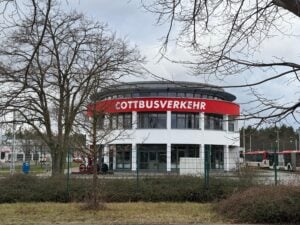 Erste Wasserstoffbusse starten in Cottbus & Spree-Neiße im Testbetrieb