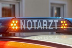 Bei Prösen: 88-jähriger Autofahrer stirbt nach Unfall auf der B101