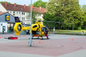 Döbern: Radfahrer nach Verkehrsunfall per Hubschrauber ins Krankenhaus