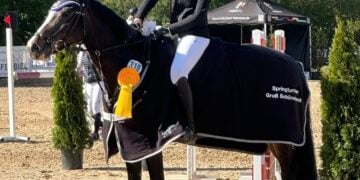 Romy Schnapke auf ihrem Pferd; Reitverein Sielow