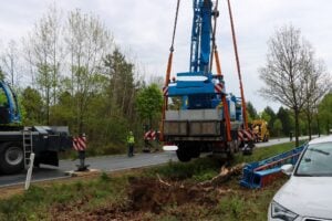 Schwerer Kranunfall bei Boxberg mit verletzter Person
