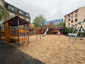 Sanierter „Weltspielplatz“ an Cottbuser Tiegelgasse offiziell eröffnet