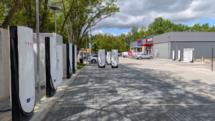 Tesla Supercharger in Cottbus