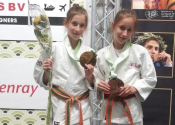 Die Judozwillinge Amelia und Amy Krupper vom KSC ASAHI Spremberg