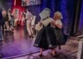 Tänzerinnen in sorbischer Tracht beim Programm der Lausitziade