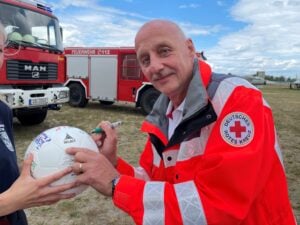 Cottbuser Meisterschaftsb@ll rollte bereits 79 Kilometer fürs Ehrenamt