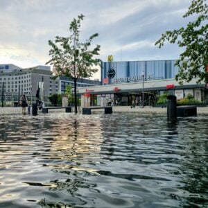 Heftiges Gewitter mit Starkregen setzt Straßen in Cottbus unter Wasser