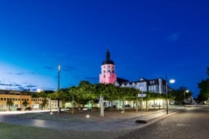 Shoppingnacht: Lübben lädt zum Einkaufsbummel mit Musik & Livefußball