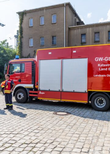 Feuerwehr beim Gefahrgut-Einsatz am Bahnhof Ruhland