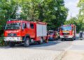 Feuerwehrfahrzeug am Gefahrgut-Einsatzort in Ruhland