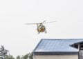 Hubschrauber über dem Brandort in Großkmehlen