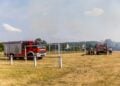 Löschfahrzeug der Feuerwehr am Sportplatz in Großkmehlen
