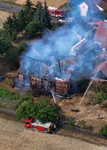 Rauch über Drehnow nach dem Scheunenbrand