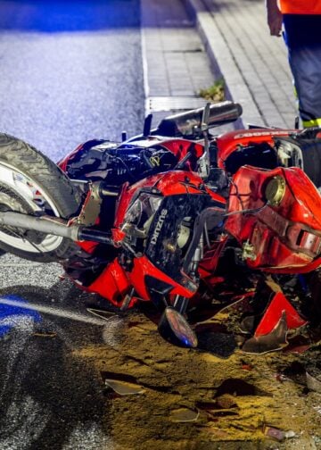 Beschädigtes Motorrad nach dem Unfall in Elsterwerda