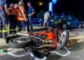 Einsatzkräfte an der Unfallstelle in Elsterwerda